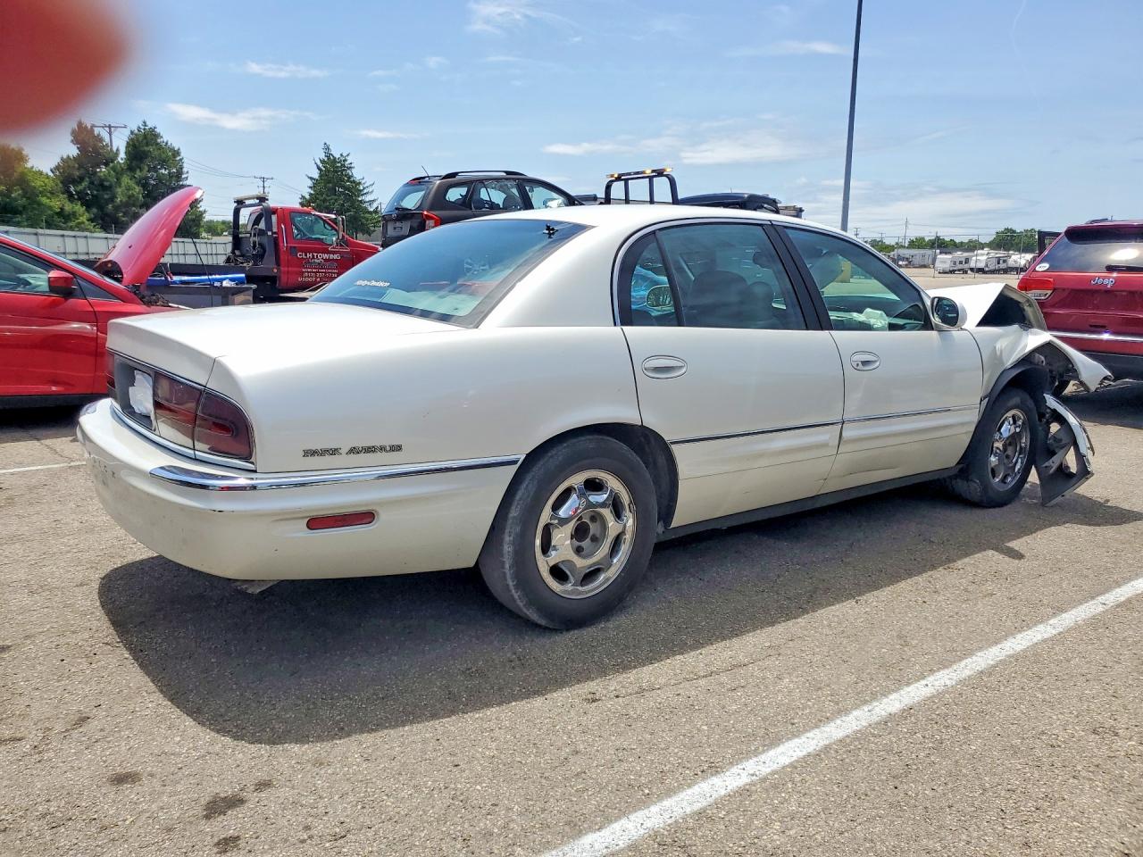 2000 Buick Park Avenue White vin: 1G4CW54K4Y4262883