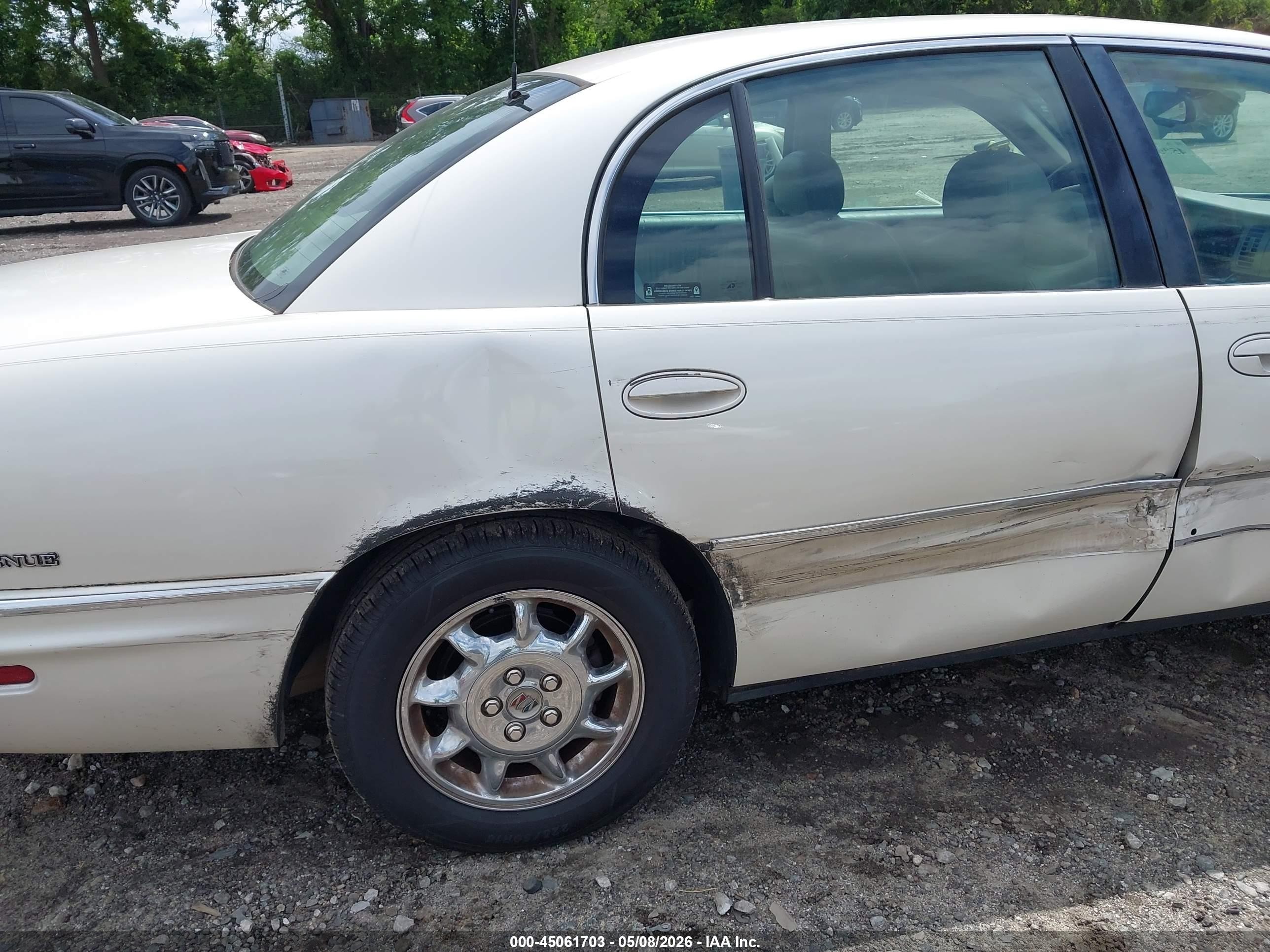 2002 Buick Park Avenue   Cream vin: 1G4CW54K524161407