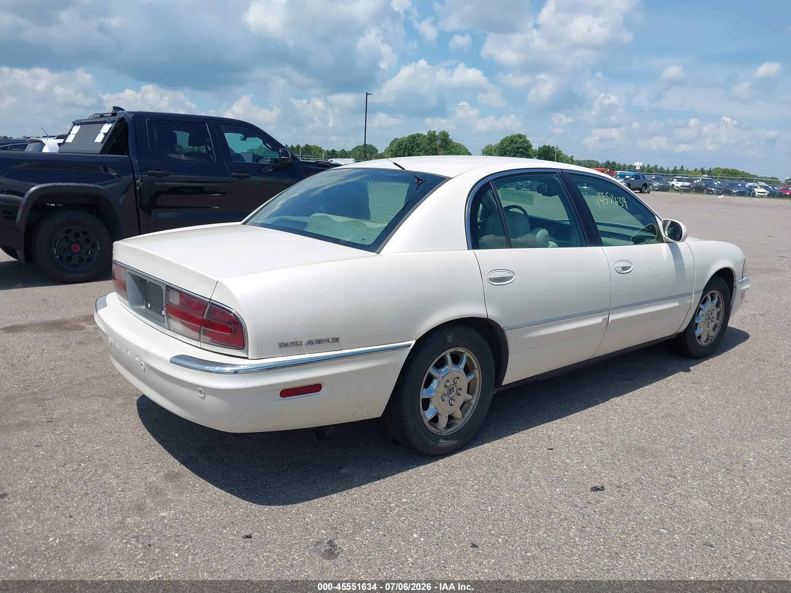 2003 Buick Park Avenue   White vin: 1G4CW54K534146830