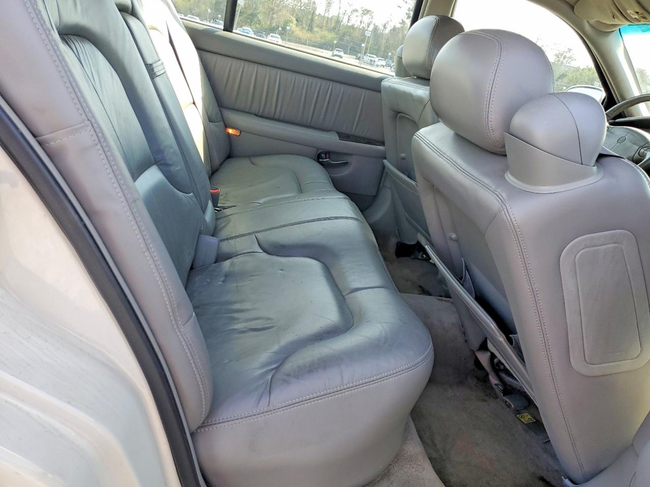 2004 Buick Park Avenue White vin: 1G4CW54K544106474