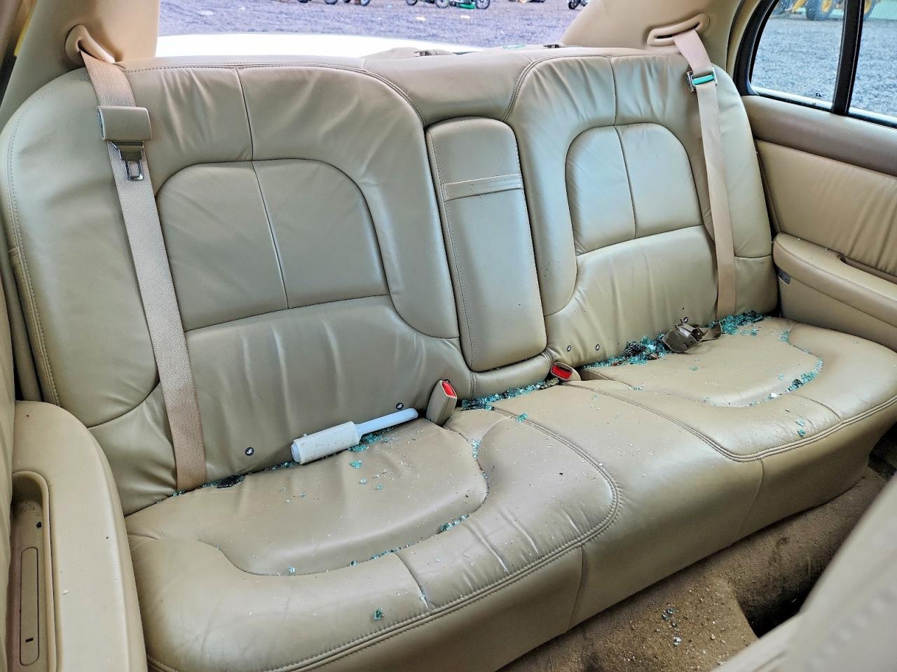 2004 Buick Park Avenue White vin: 1G4CW54K544164701