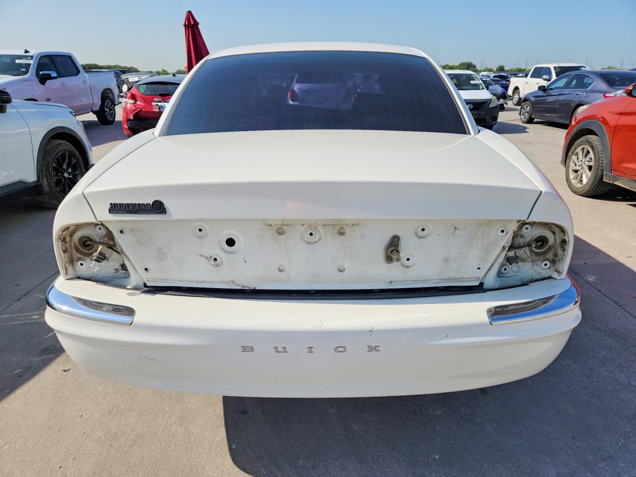 2001 Buick Park Avenue White vin: 1G4CW54K614205221
