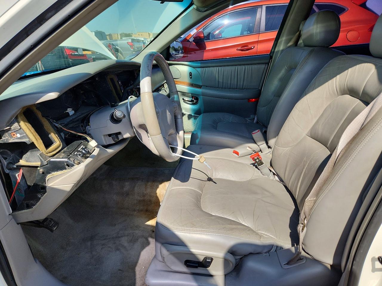 2001 Buick Park Avenue White vin: 1G4CW54K614205221