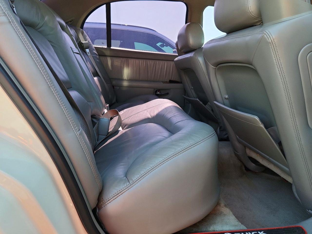 2001 Buick Park Avenue White vin: 1G4CW54K614205221