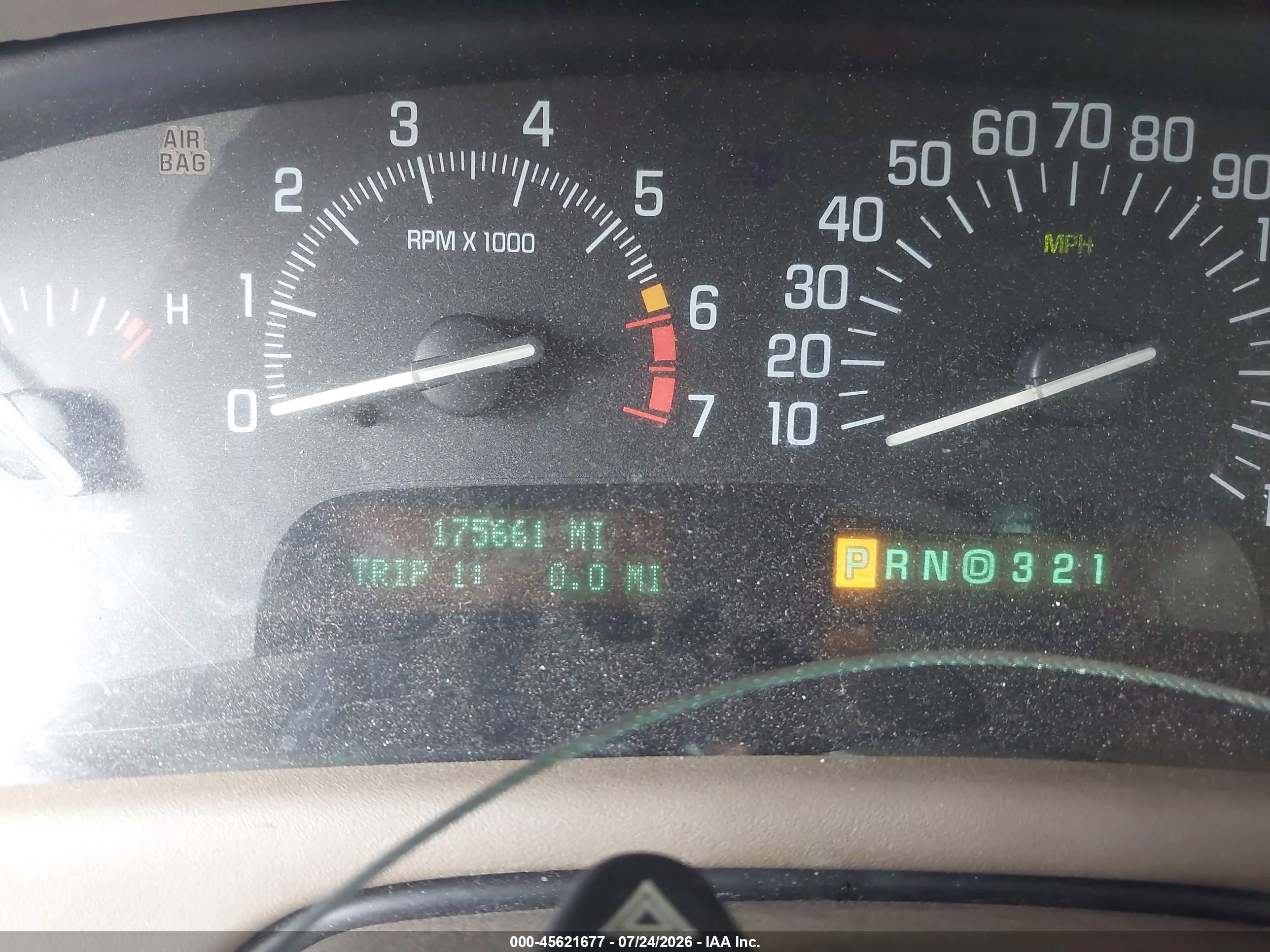 2001 Buick Park Avenue   White vin: 1G4CW54K614276788