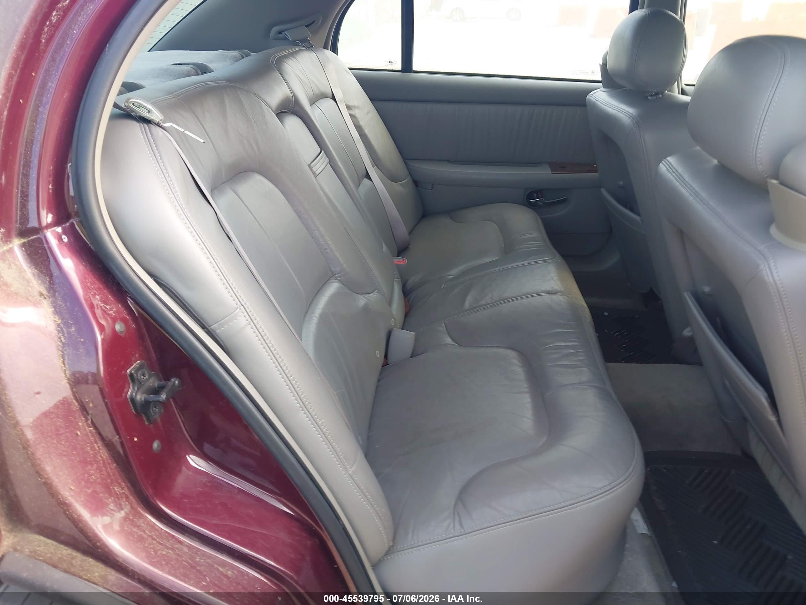 2003 Buick Park Avenue   Red vin: 1G4CW54K634136825