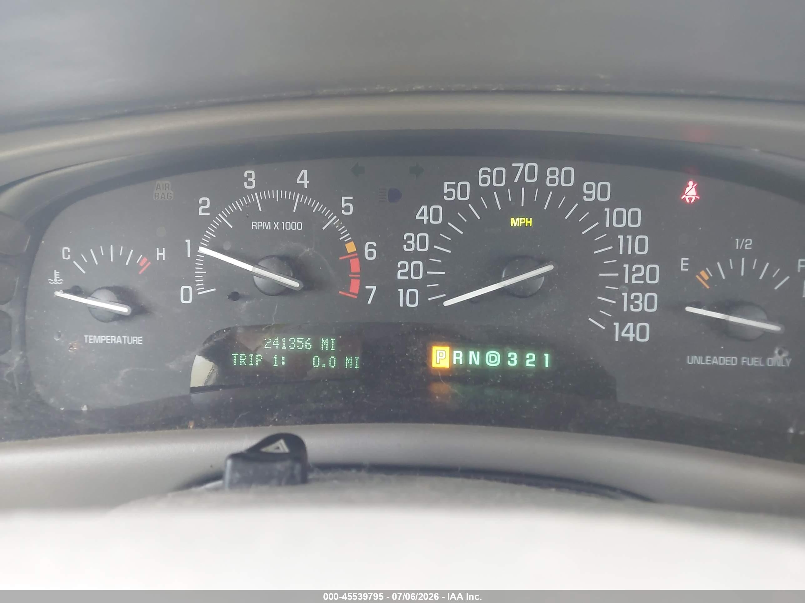 2003 Buick Park Avenue   Red vin: 1G4CW54K634136825