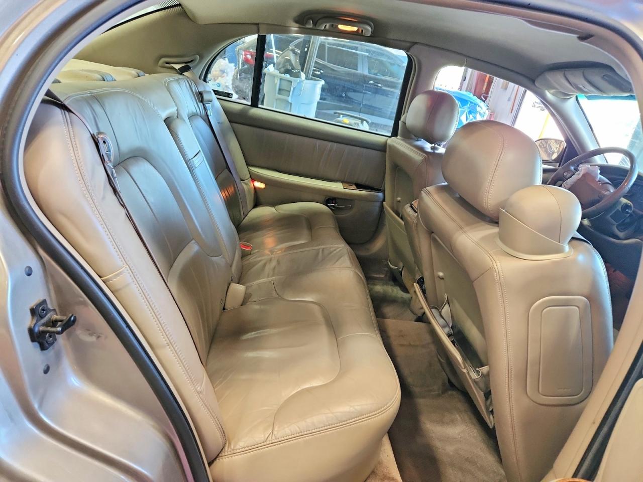 2003 Buick Park Avenue Tan vin: 1G4CW54K734127275
