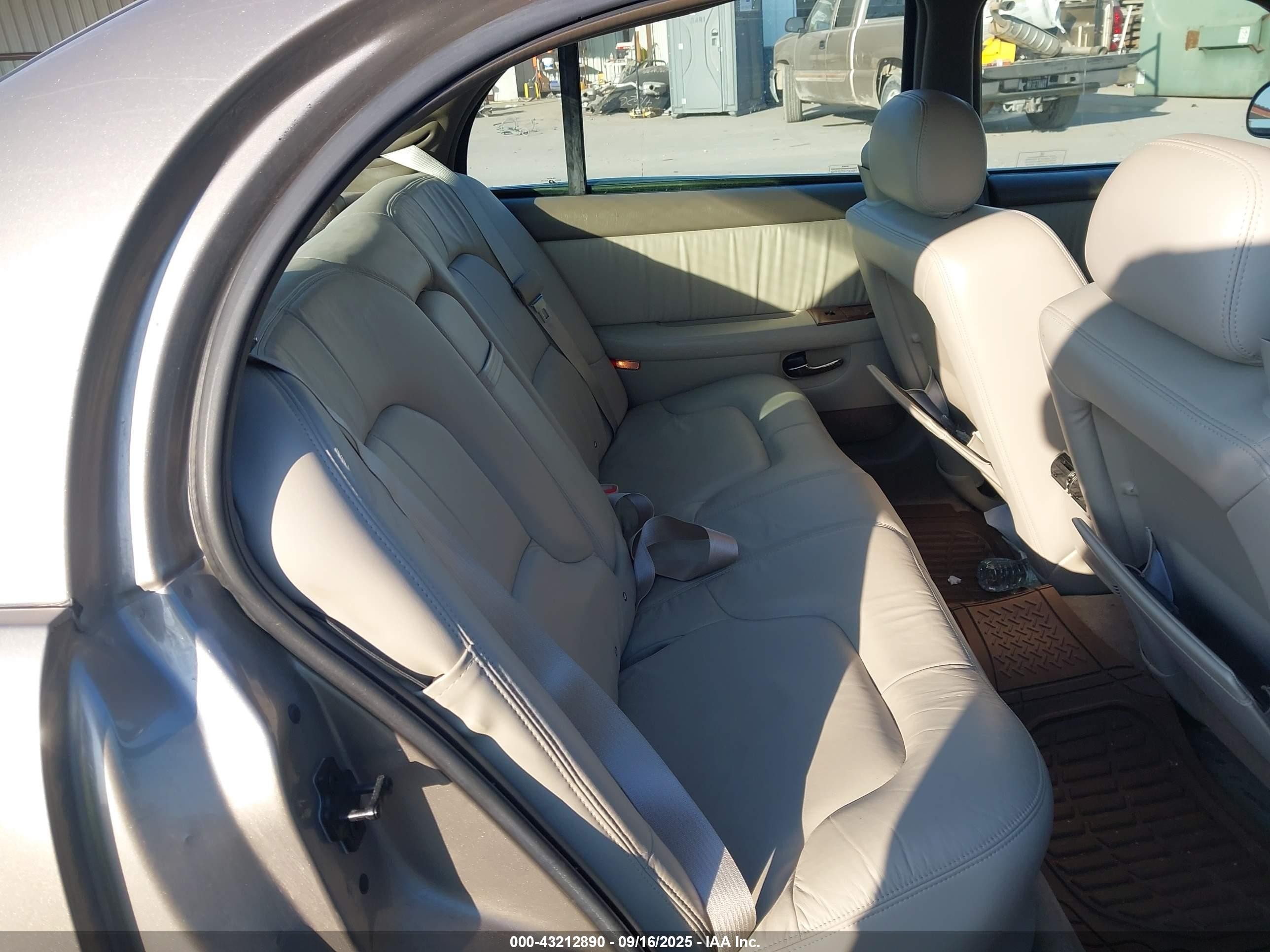 2003 Buick Park Avenue   Gold vin: 1G4CW54K734134467