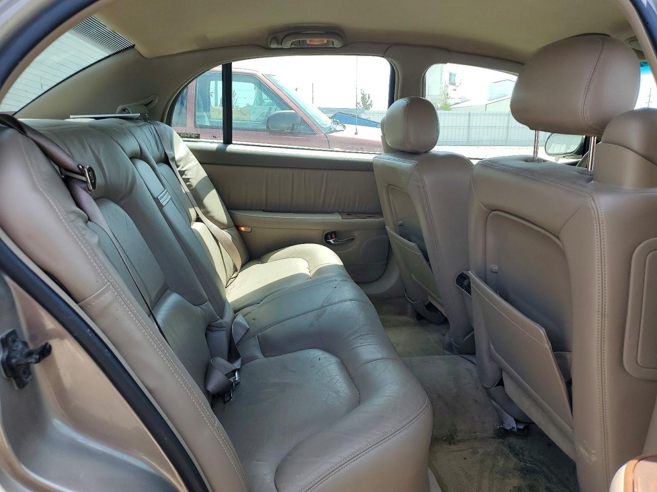 2000 Buick Park Avenue Gold vin: 1G4CW54K7Y4227772