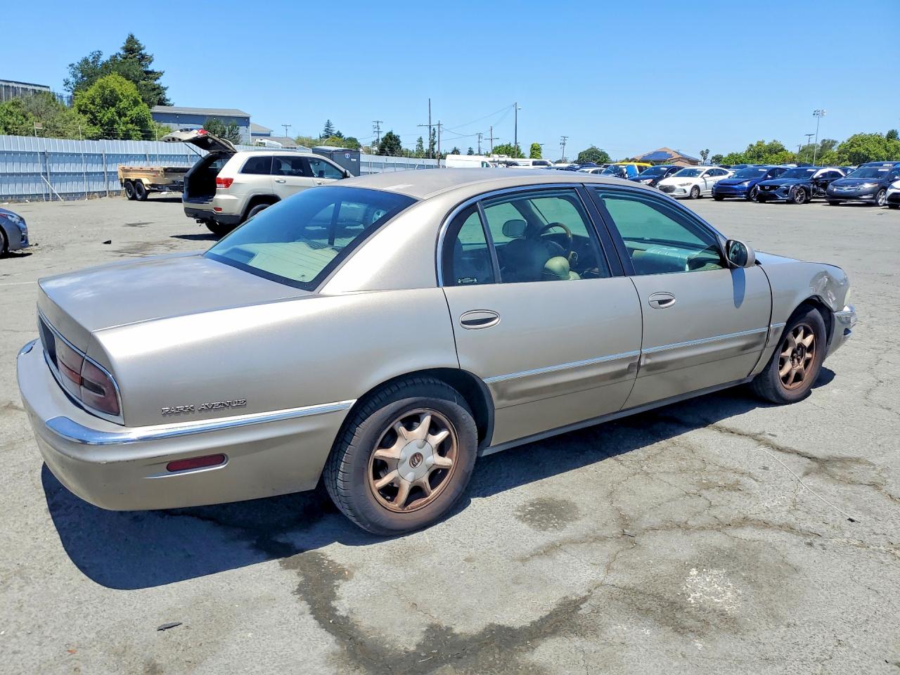 2002 Buick Park Avenue Gold vin: 1G4CW54K824182929