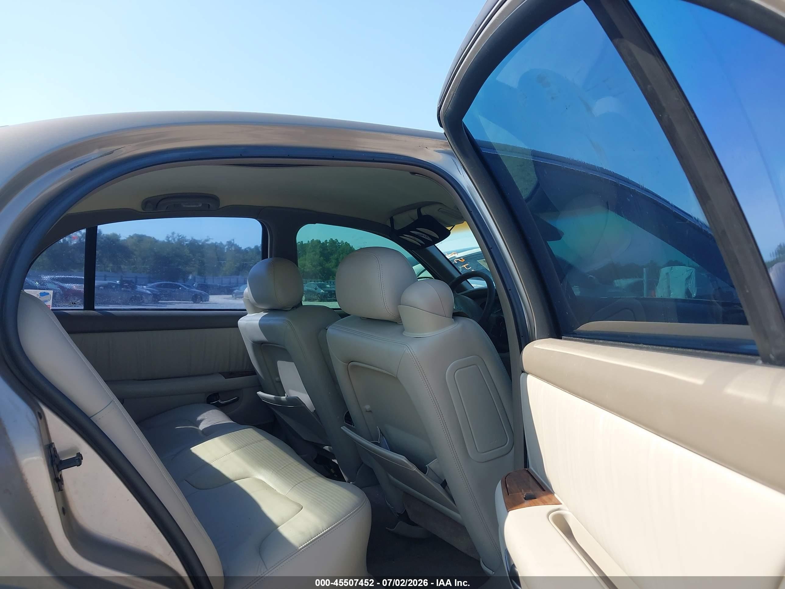 2003 Buick Park Avenue   Champagne vin: 1G4CW54K834111487