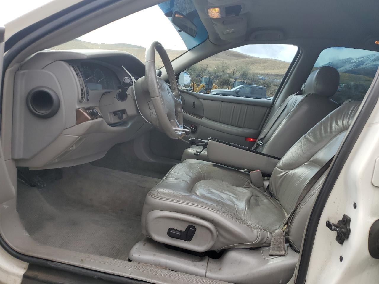 2004 Buick Park Avenue White vin: 1G4CW54K944100547