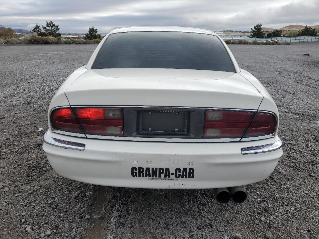 2004 Buick Park Avenue White vin: 1G4CW54K944100547
