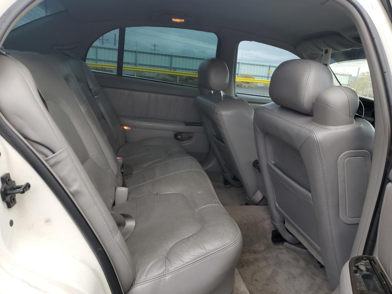 2004 Buick Park Avenue White vin: 1G4CW54K944100547