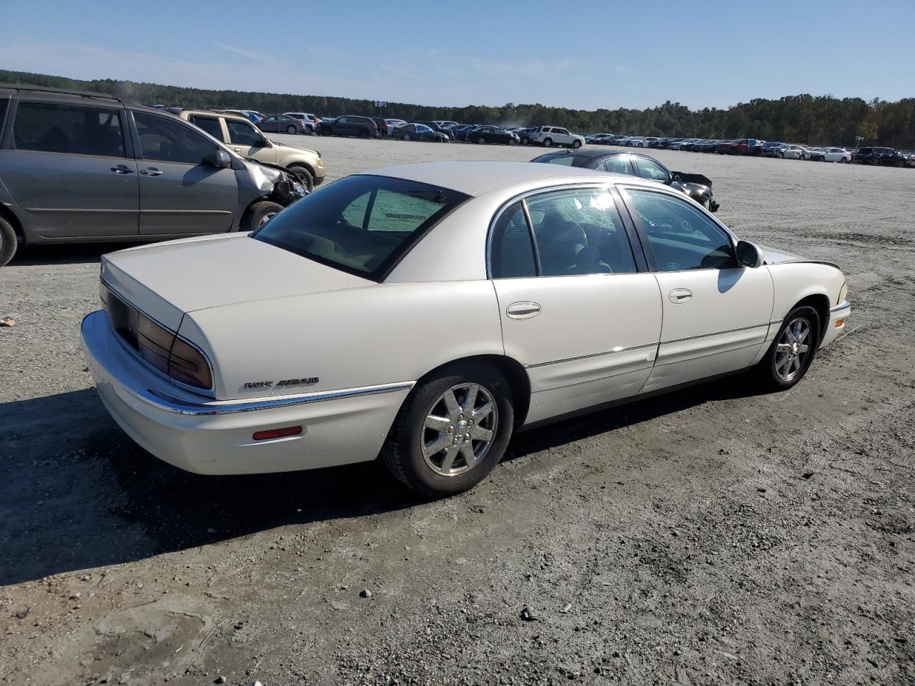 2004 Buick Park Avenue White vin: 1G4CW54K944138604