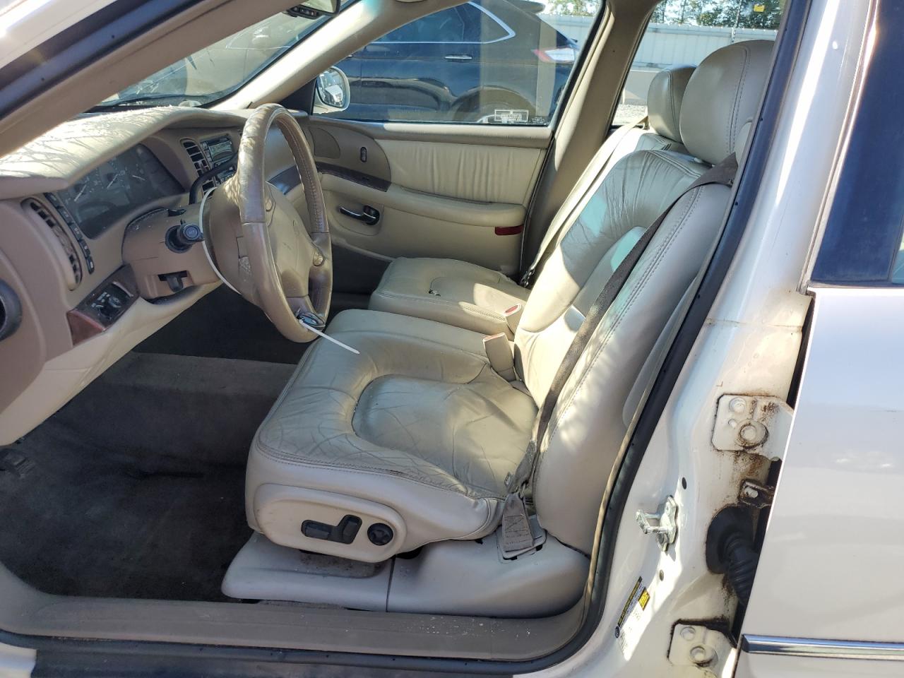 2004 Buick Park Avenue White vin: 1G4CW54K944138604