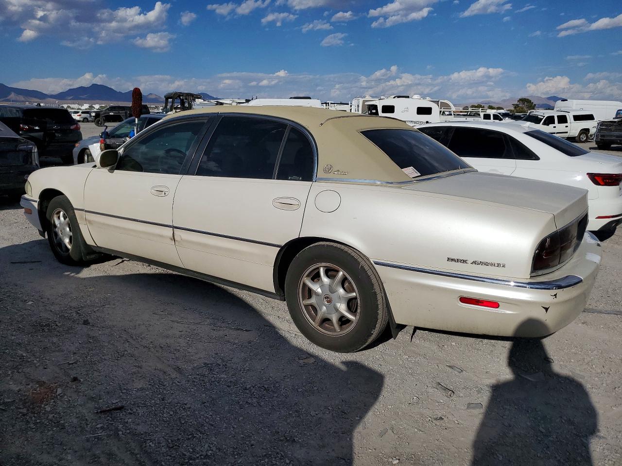 2002 Buick Park Avenue White vin: 1G4CW54KX24210567