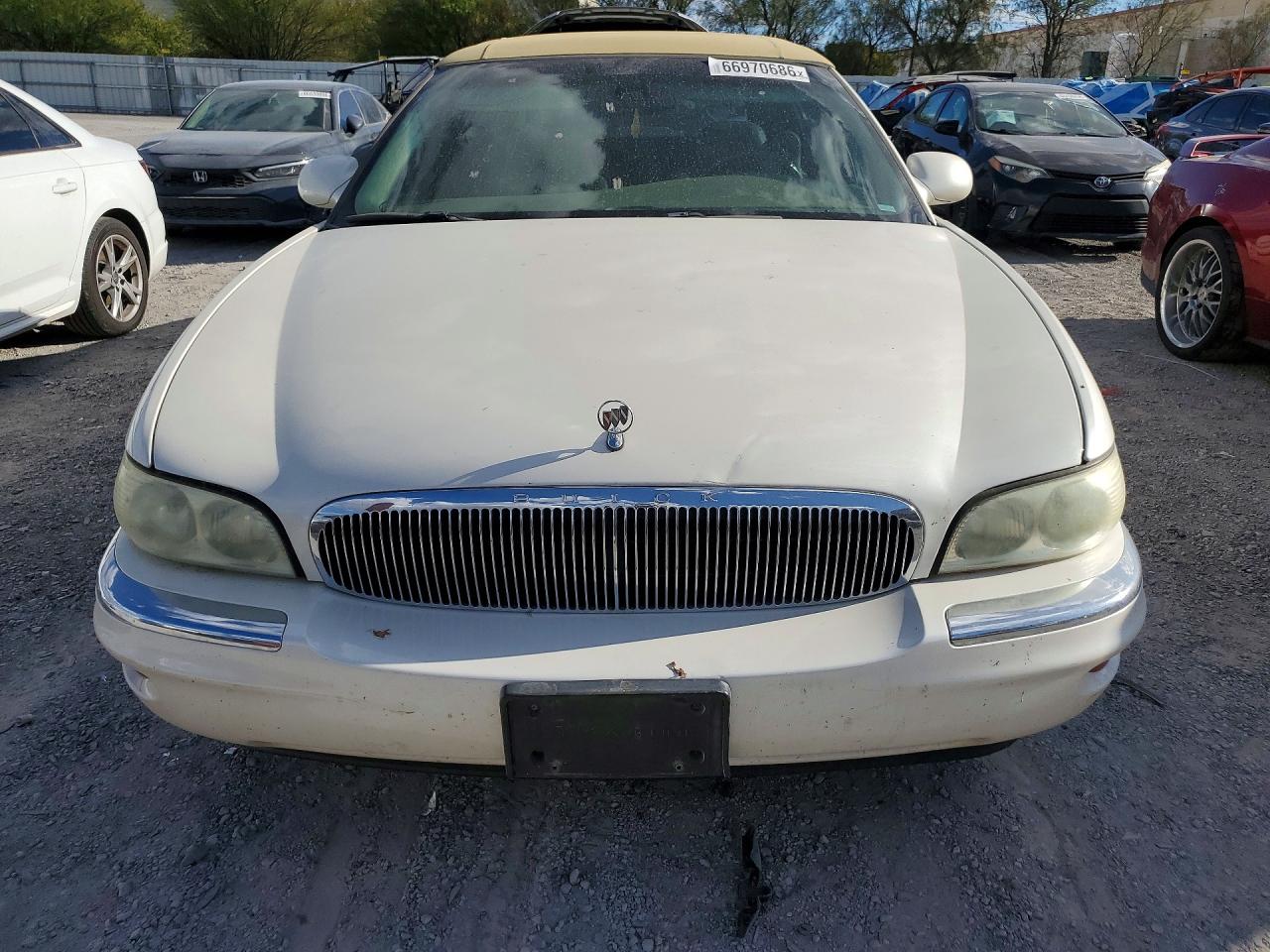 2002 Buick Park Avenue White vin: 1G4CW54KX24210567