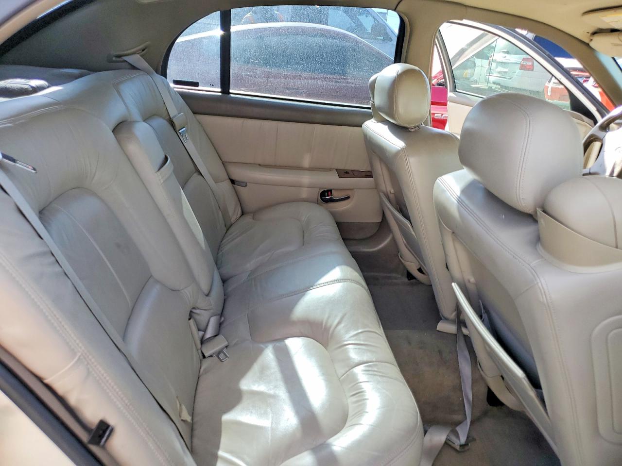2002 Buick Park Avenue White vin: 1G4CW54KX24210567