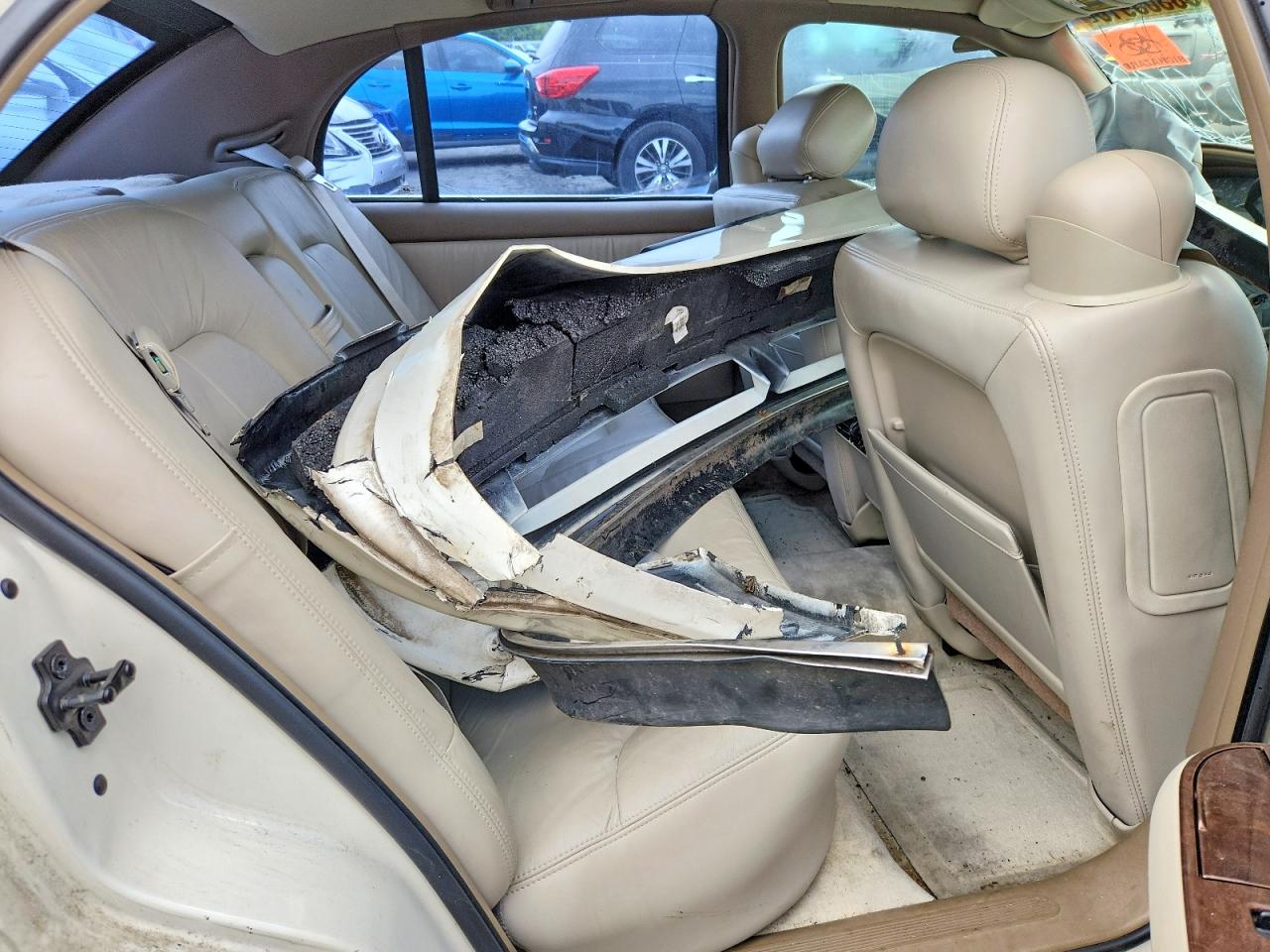 2004 Buick Park Avenue White vin: 1G4CW54KX44121021
