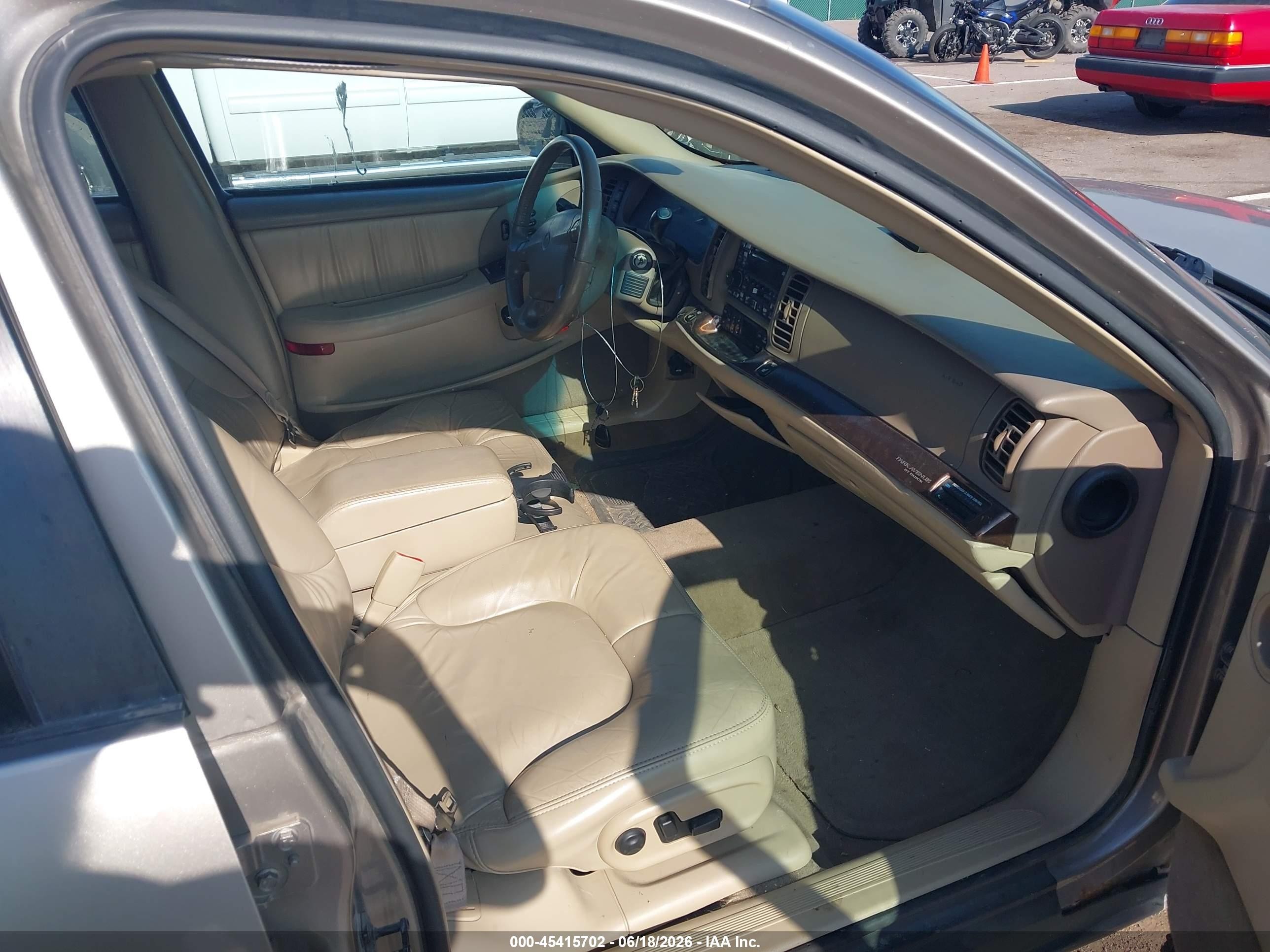 2004 Buick Park Avenue   Tan vin: 1G4CW54KX44134335
