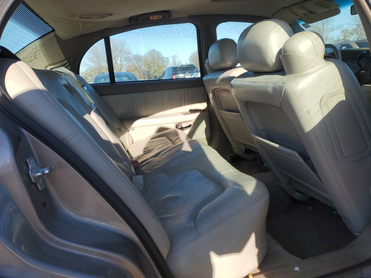 2004 Buick Park Avenue Gold vin: 1G4CW54KX44160711