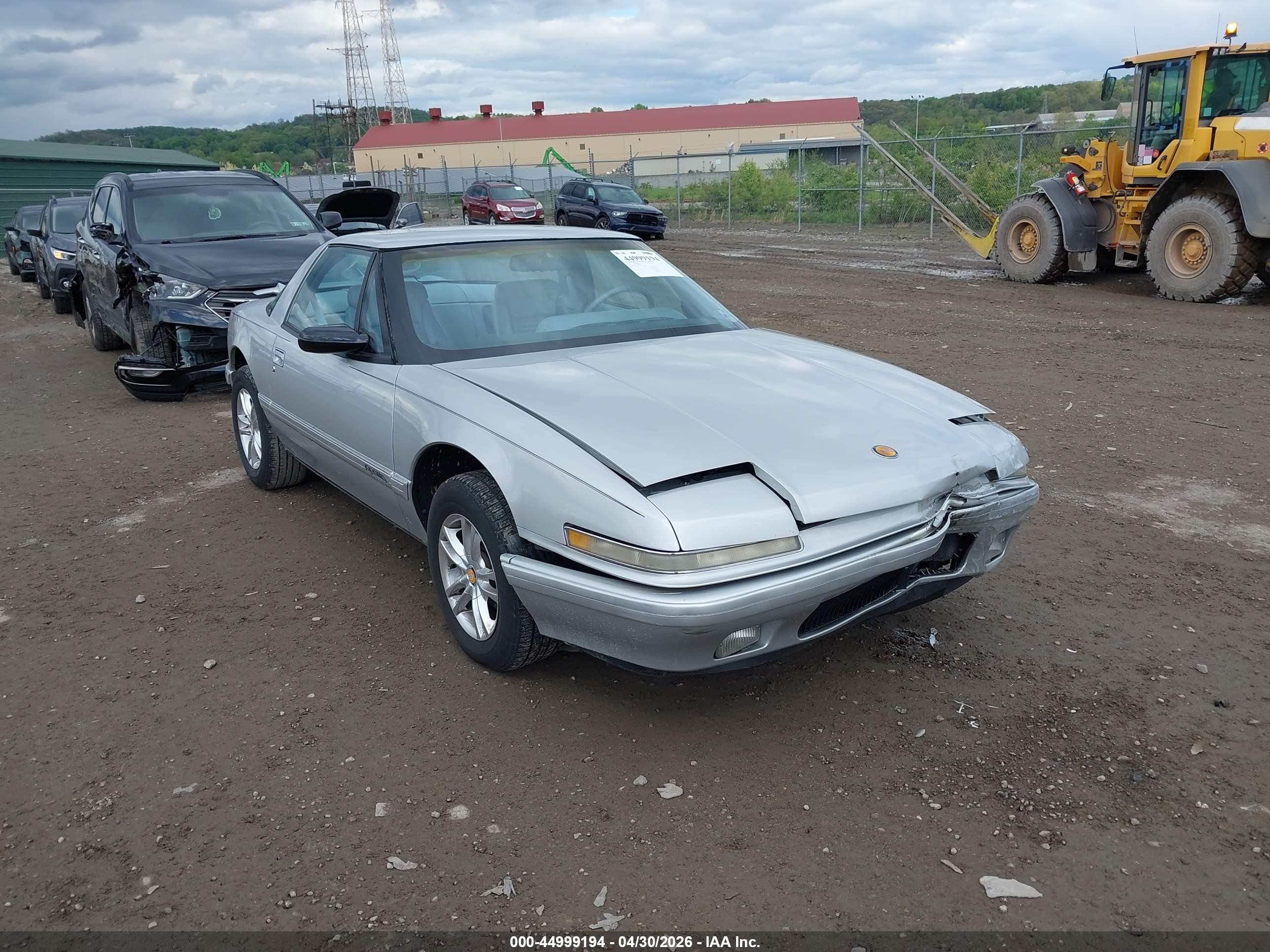 1990 Buick Reatta   Silver vin: 1G4EC13C1LB906767