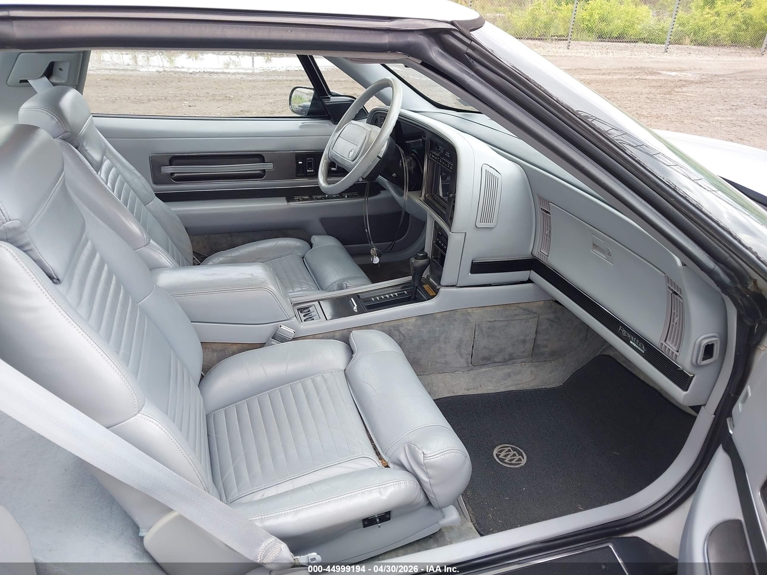 1990 Buick Reatta   Silver vin: 1G4EC13C1LB906767