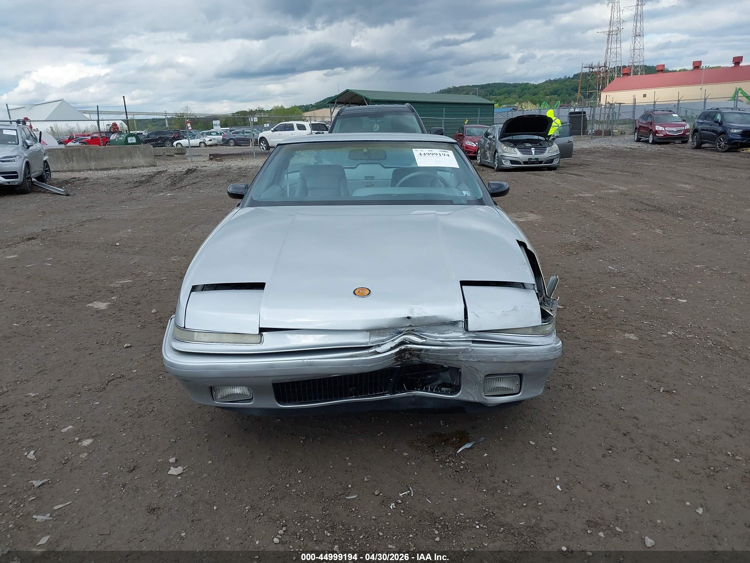 1990 Buick Reatta   Silver vin: 1G4EC13C1LB906767