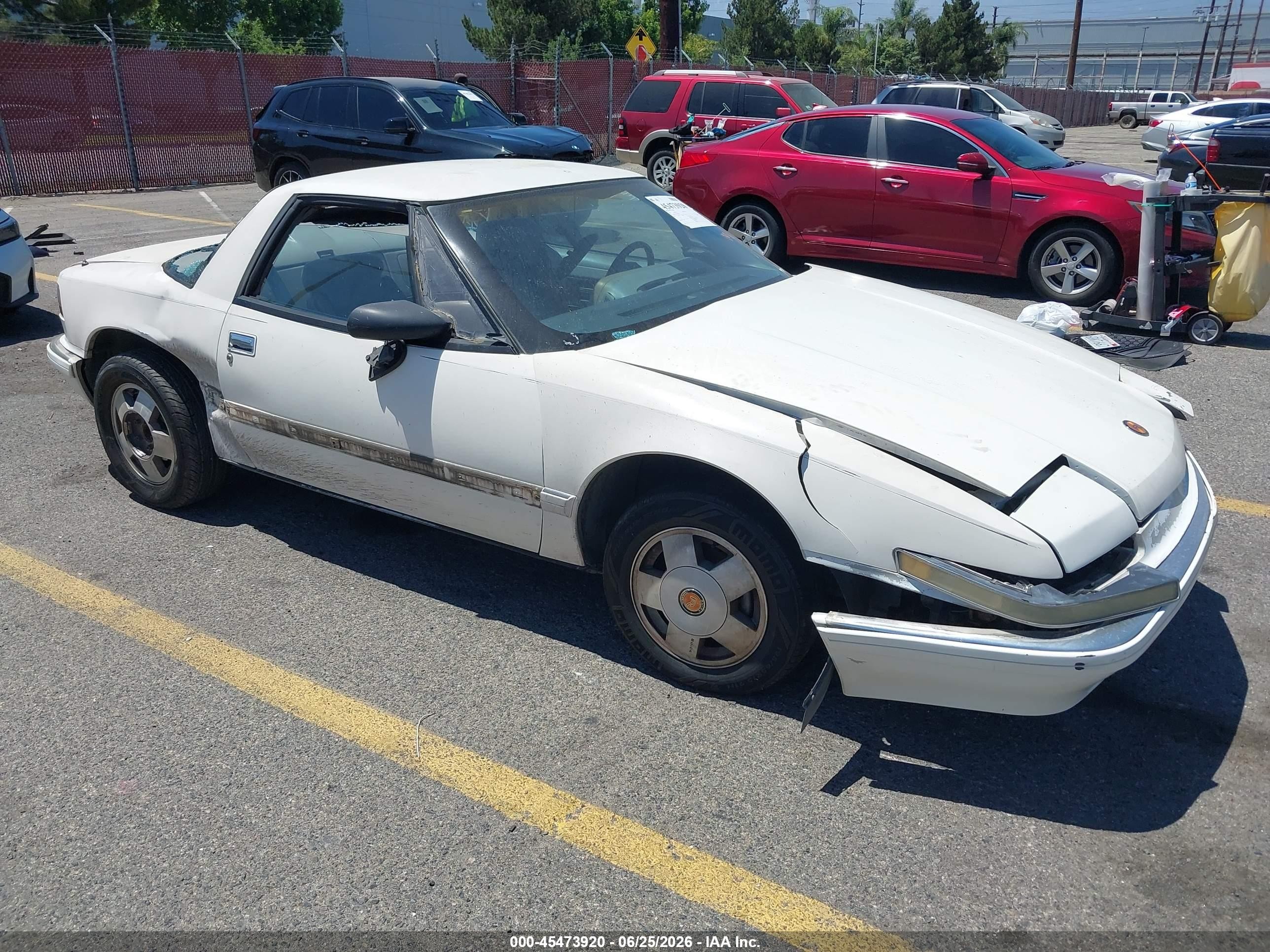 1990 Buick Reatta   Cream vin: 1G4EC13C3LB903174