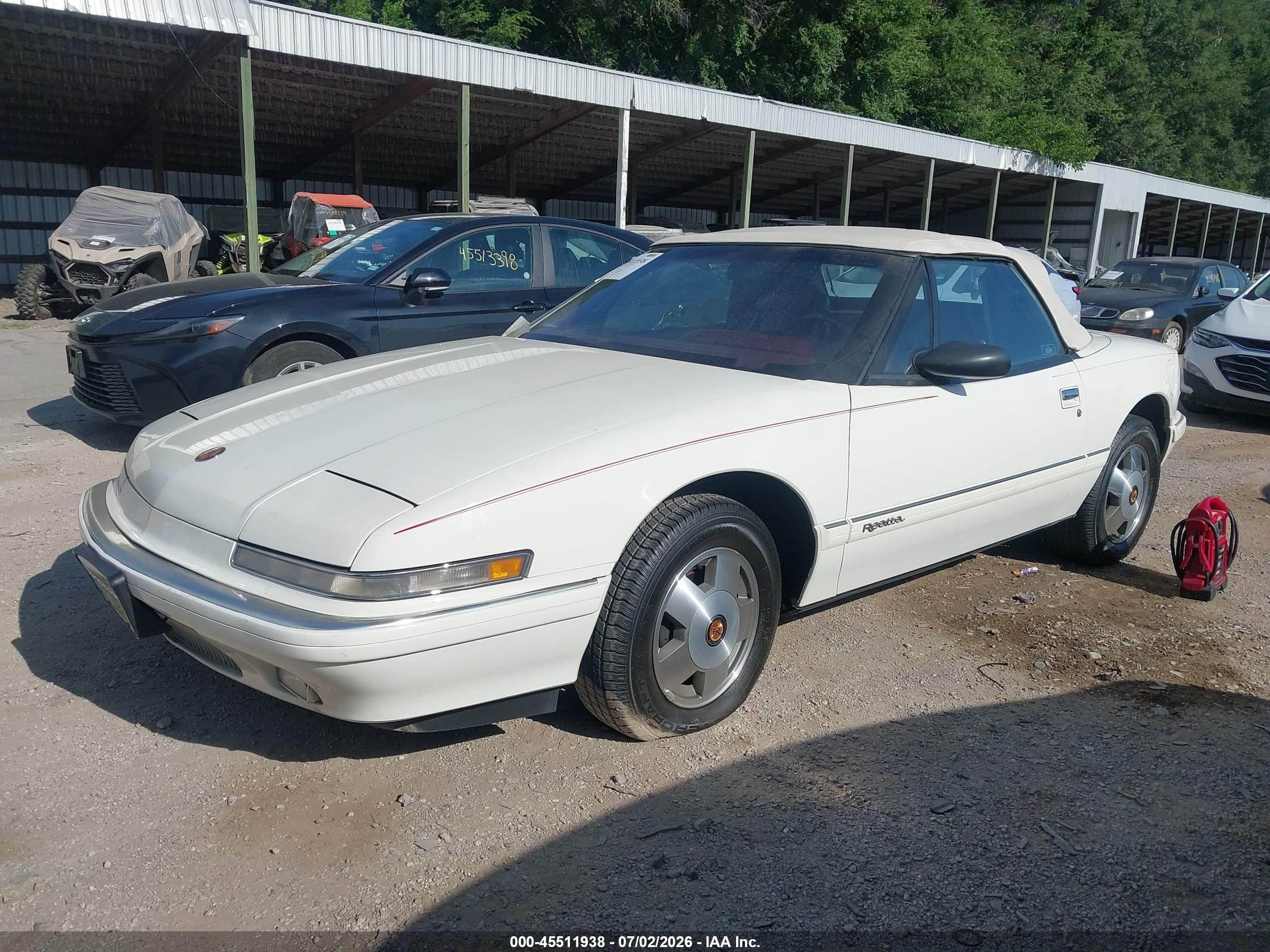 1990 Buick Reatta   White vin: 1G4EC33C0LB905444