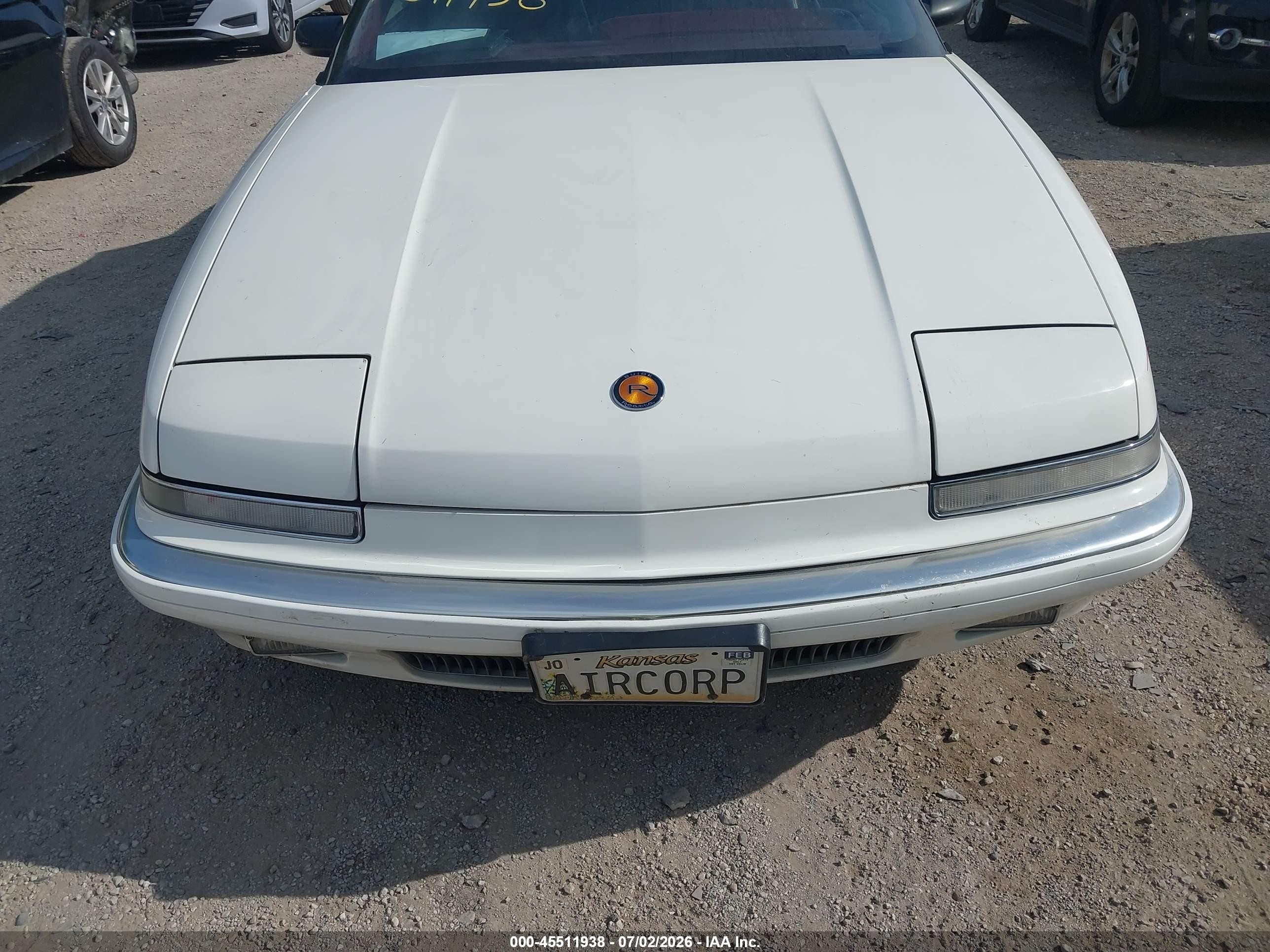1990 Buick Reatta   White vin: 1G4EC33C0LB905444