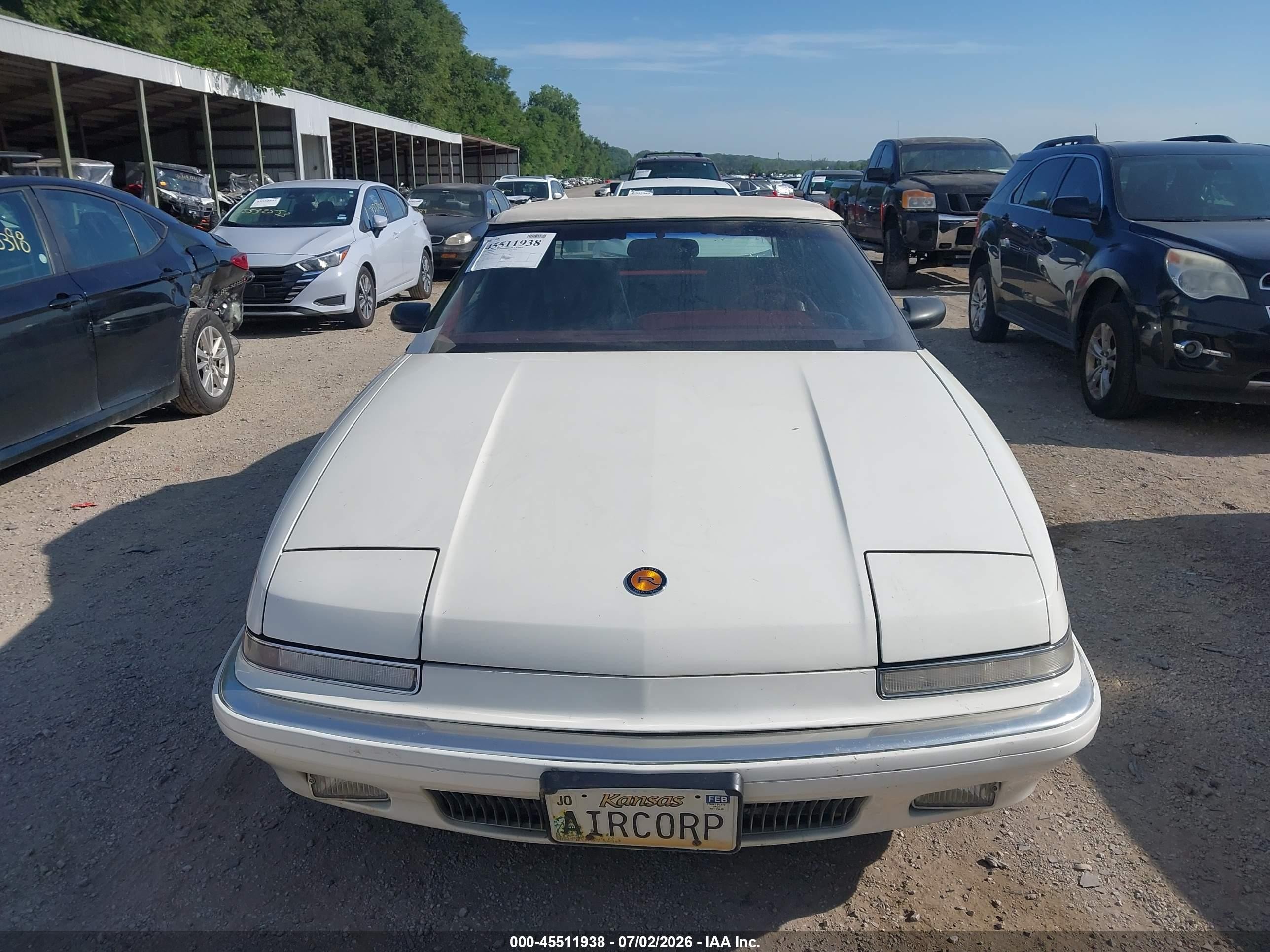 1990 Buick Reatta   White vin: 1G4EC33C0LB905444