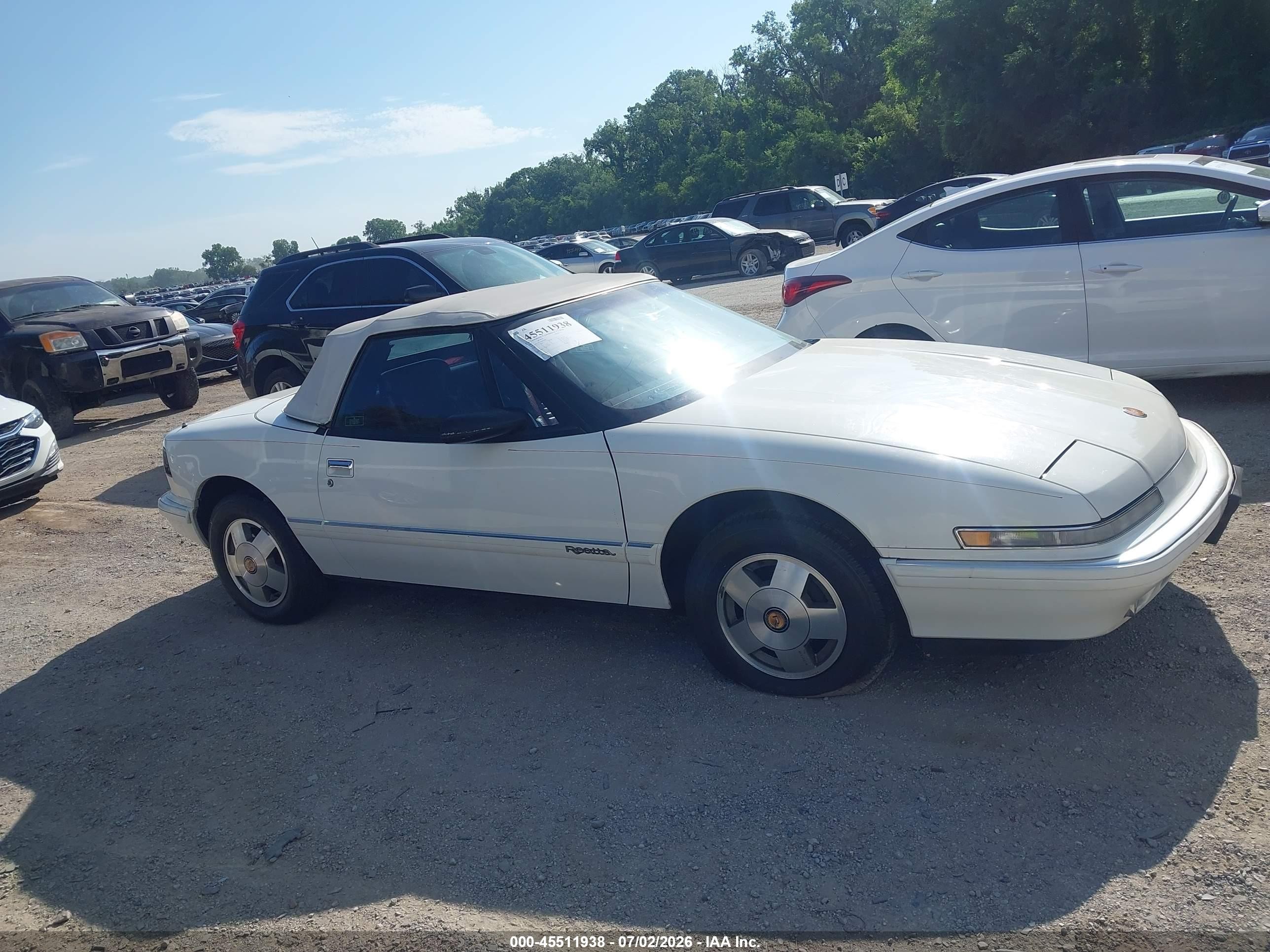 1990 Buick Reatta   White vin: 1G4EC33C0LB905444