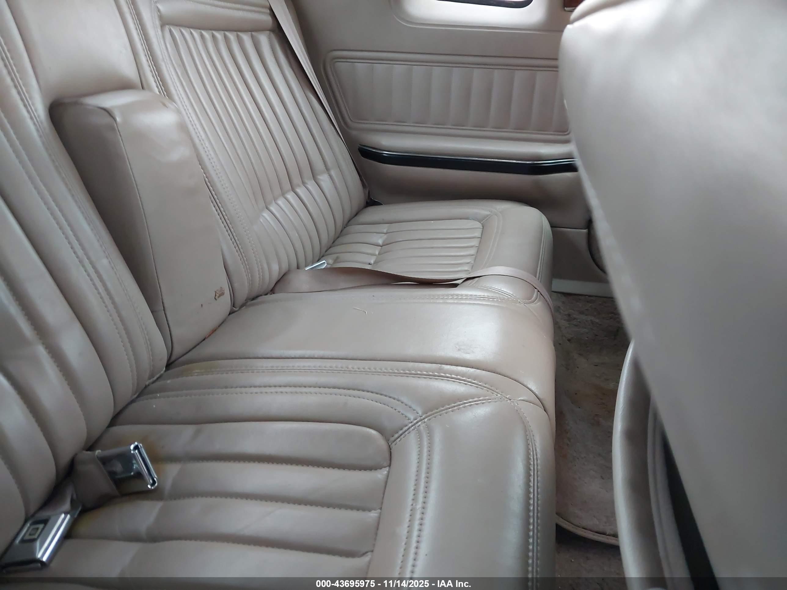 1991 Buick Riviera   Белый vin: 1G4EZ13L3MU412043