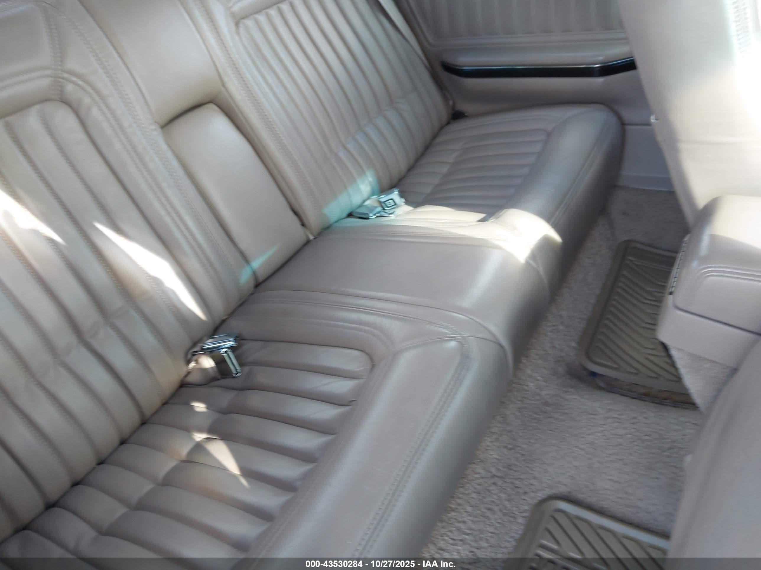 1991 Buick Riviera   White vin: 1G4EZ13L4MU409300