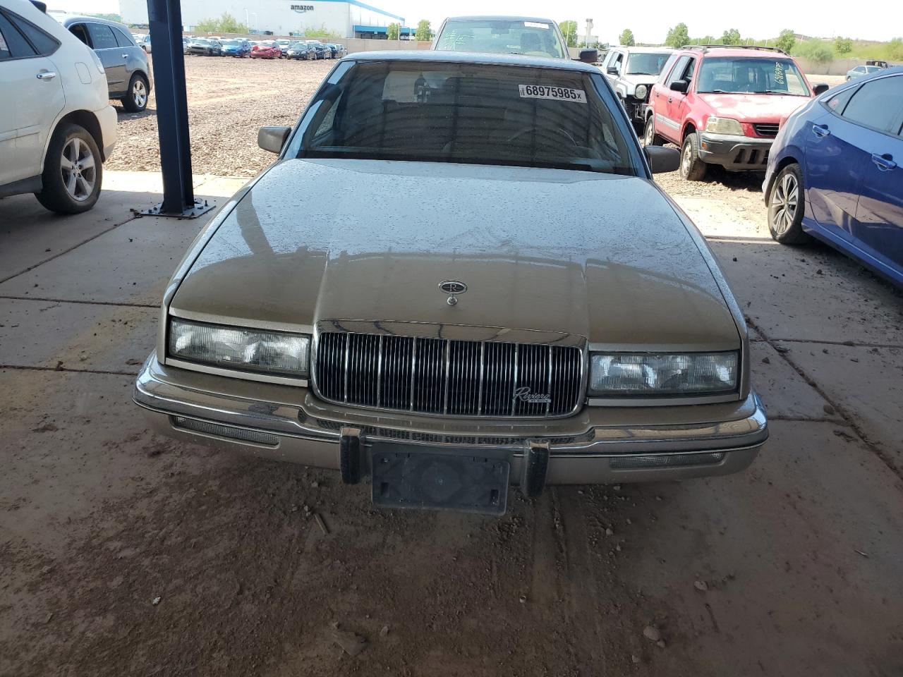 1991 Buick Riviera Beige vin: 1G4EZ13LXMU400763