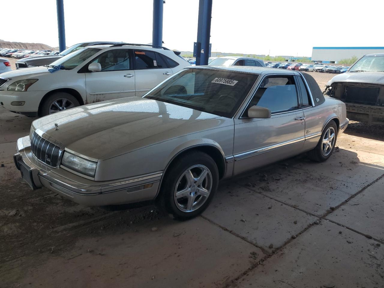 1991 Buick Riviera Beige vin: 1G4EZ13LXMU400763