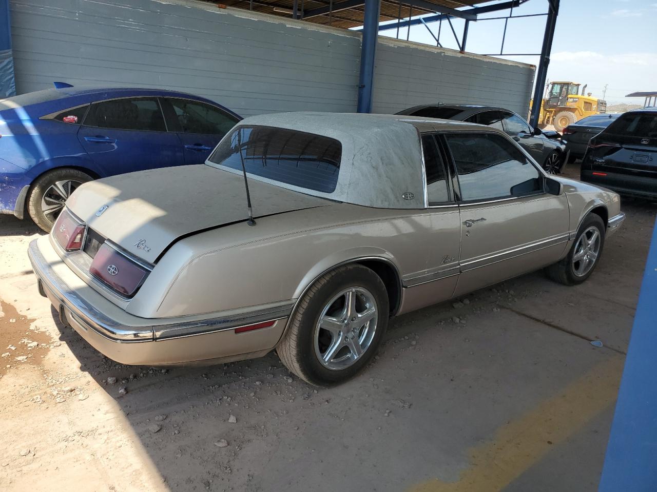 1991 Buick Riviera Beige vin: 1G4EZ13LXMU400763