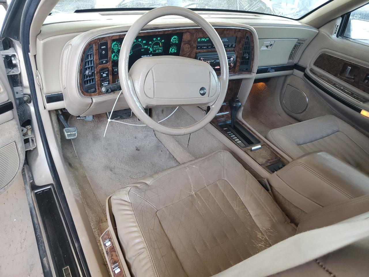 1991 Buick Riviera Beige vin: 1G4EZ13LXMU400763