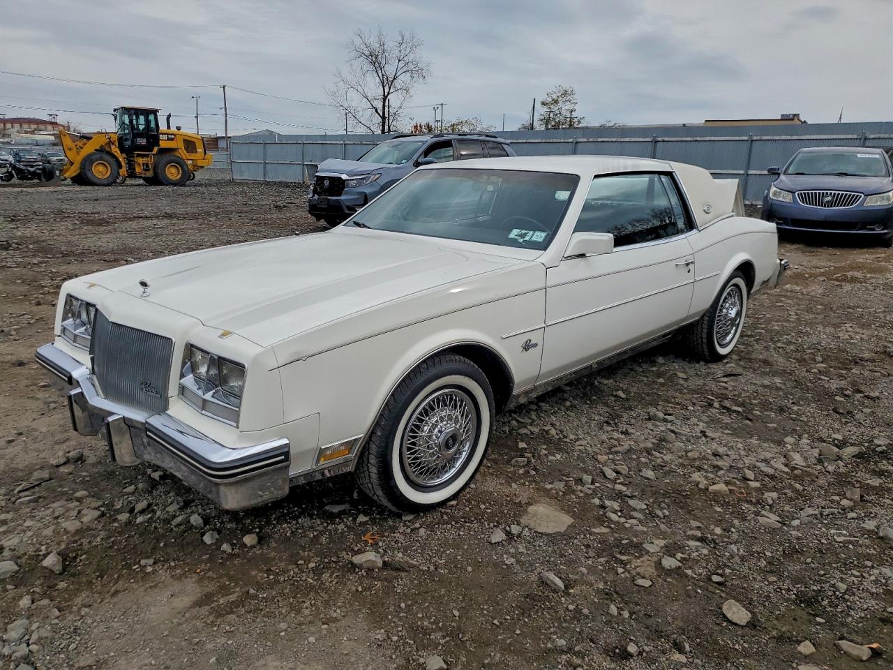 1985 Buick Riviera White vin: 1G4EZ57Y3FE410397