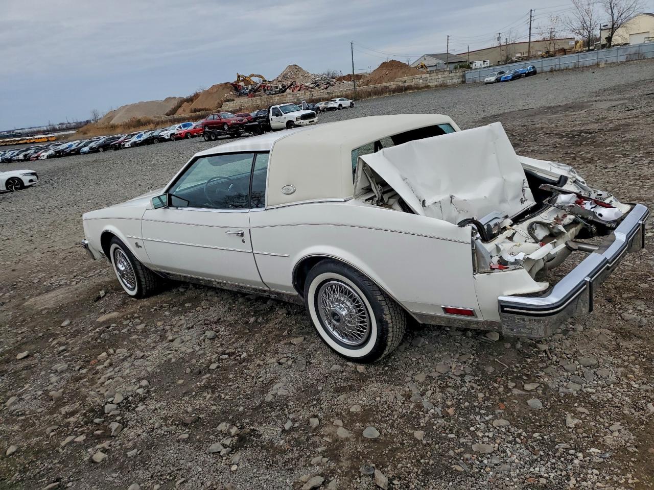 1985 Buick Riviera White vin: 1G4EZ57Y3FE410397