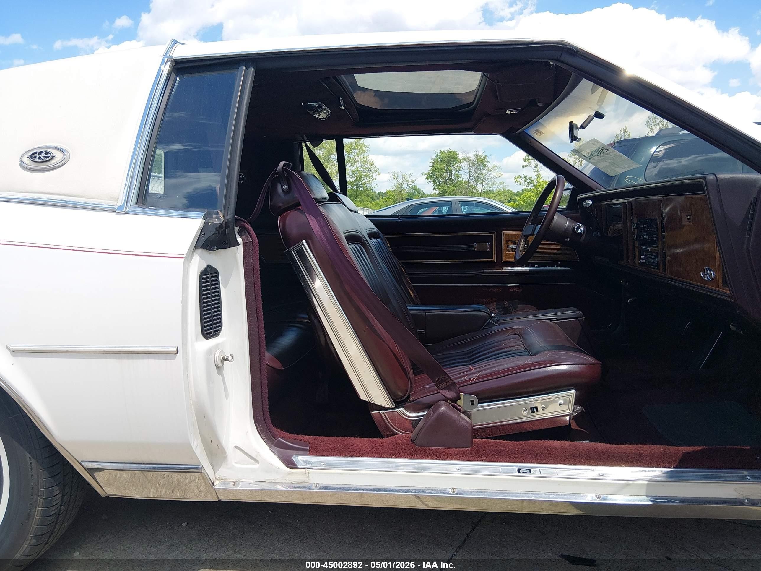 1985 Buick Riviera   White vin: 1G4EZ57Y4FE426284