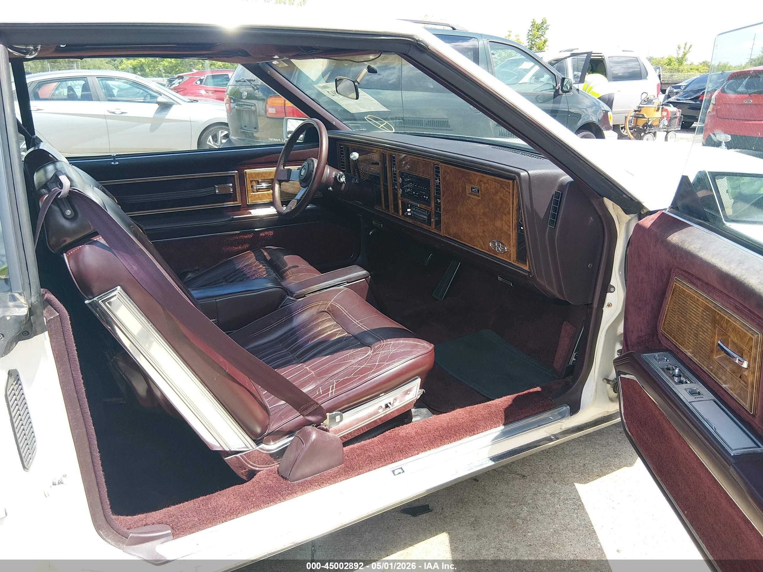 1985 Buick Riviera   White vin: 1G4EZ57Y4FE426284