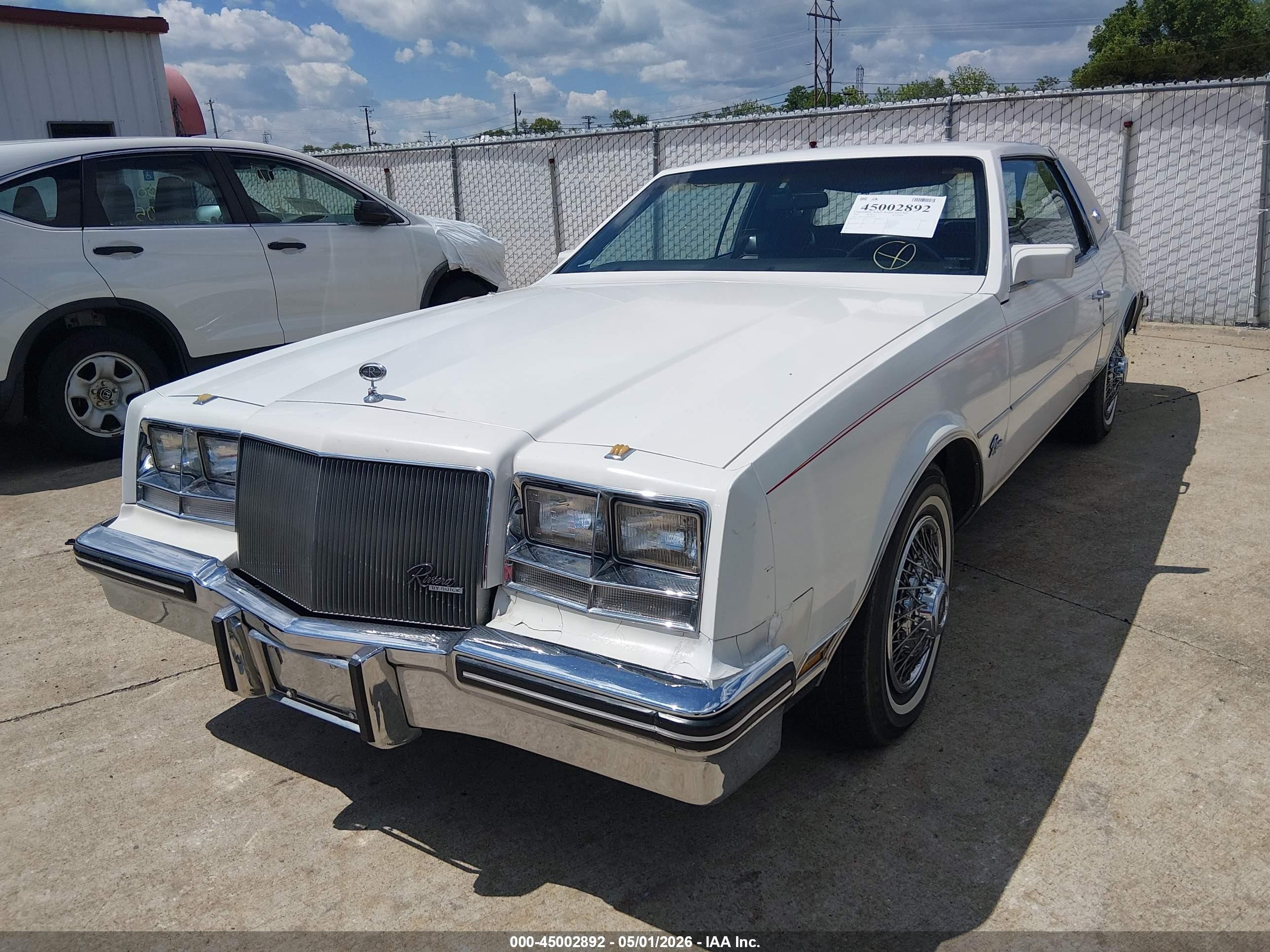 1985 Buick Riviera   White vin: 1G4EZ57Y4FE426284