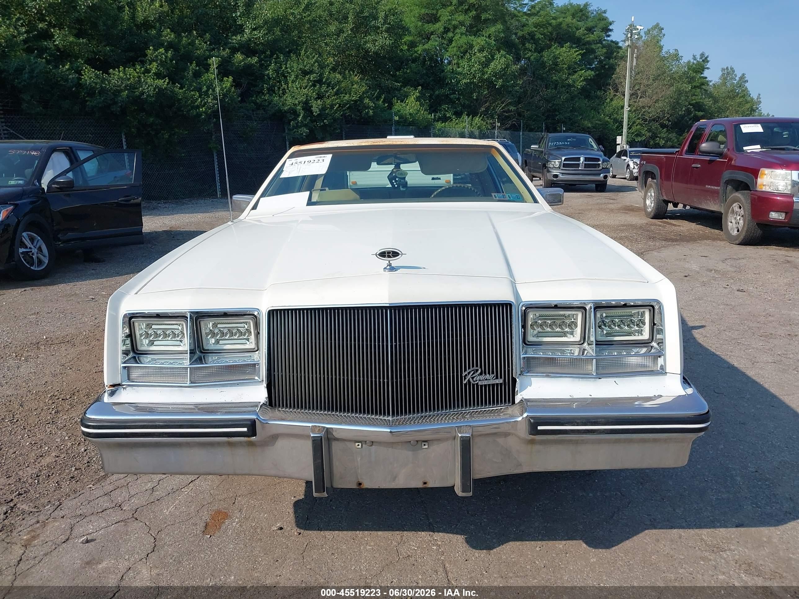 1985 Buick Riviera   Cream vin: 1G4EZ57Y4FE463271