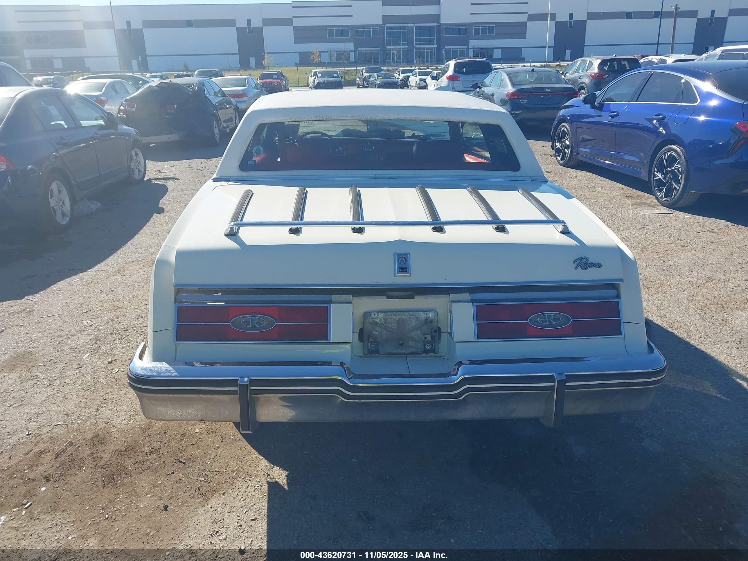 1985 Buick Riviera   White vin: 1G4EZ57Y8FE431424