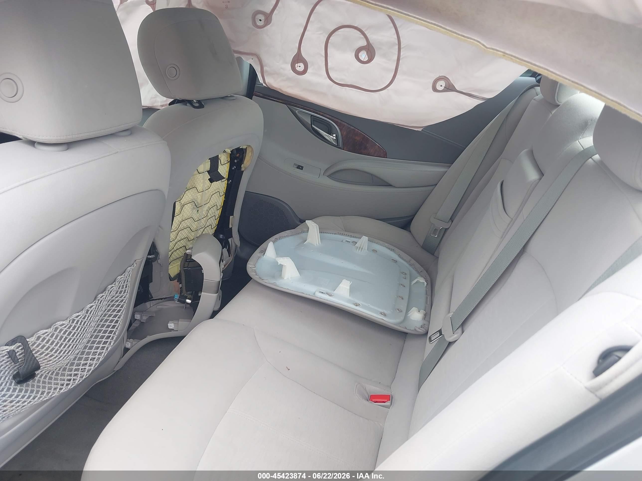 2013 Buick Lacrosse   Silver vin: 1G4GA5E3XDF125808