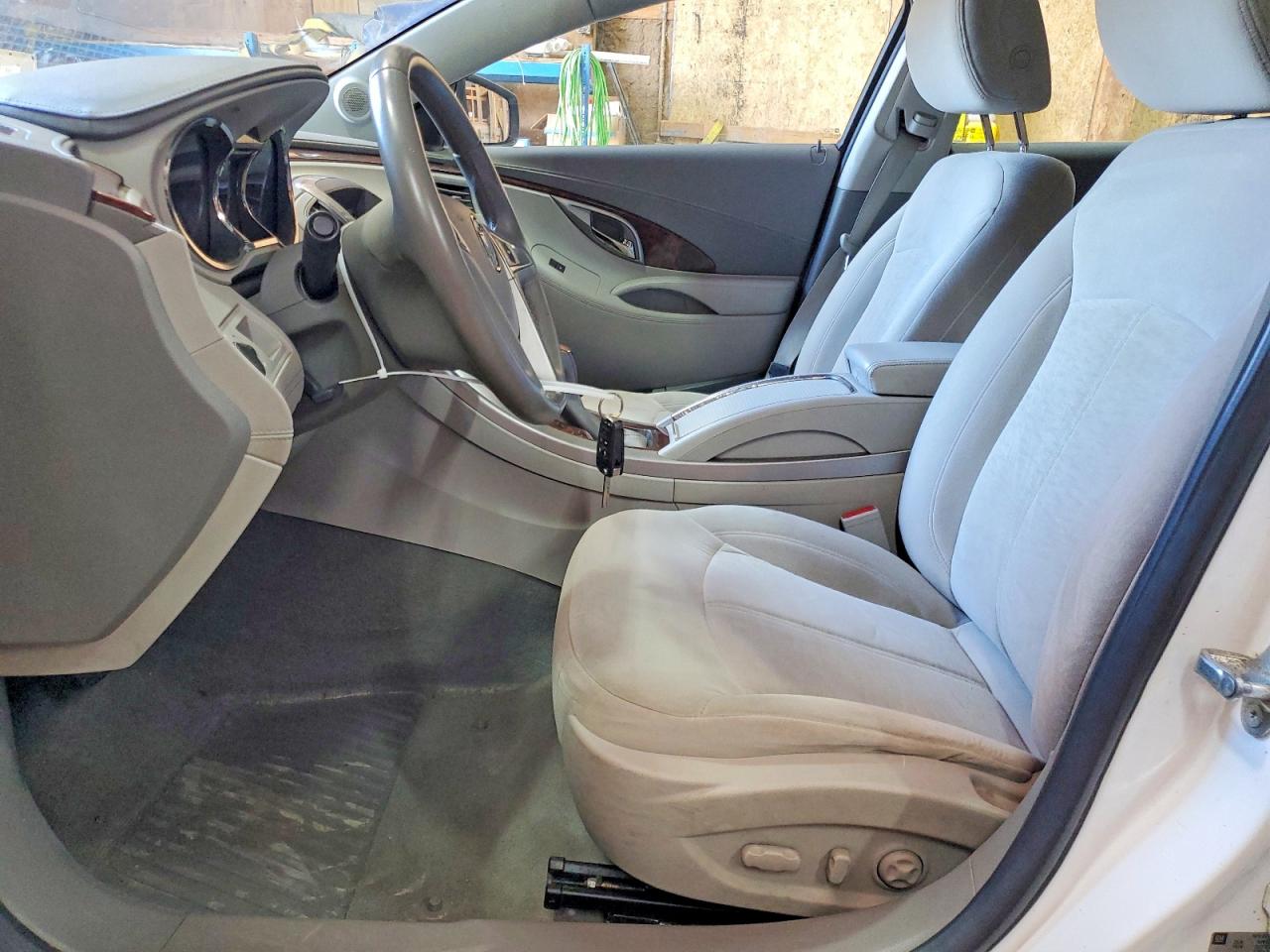 2010 Buick Lacrosse Cx White vin: 1G4GA5EC6AF317898